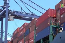 Mục tiêu kim ngạch xuất khẩu năm 2024 tăng trưởng 6%