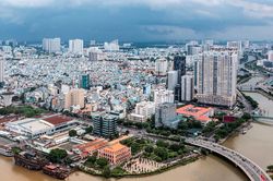 'Đầu tàu', cơ hội và thách thức