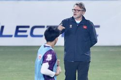 HLV Troussier quyết giấu bài trước Asian Cup