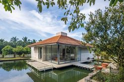 Báo Mỹ nức nở khen biệt thự lơ lửng giữa mặt nước ở Đồng Nai