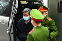 Cựu bộ trưởng Y tế Nguyễn Thanh Long: 'Tôi đã nhận tiền, tôi xin lỗi'