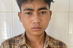 Kon Tum: Sau chầu nhậu, thiếu niên chém chết bố dượng