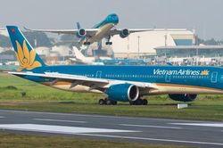 Cổ phiếu ngân hàng tích cực, Vietnam Airlines gây chú ý