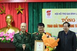 Trao giải thưởng sáng tác biểu trưng Hội Hỗ trợ gia đình liệt sĩ Việt Nam