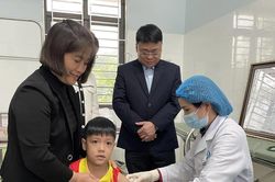Sắp có thêm 2,8 triệu liều vaccine 5 trong 1 để tiêm chủng cho trẻ em