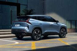 'Kẻ hủy diệt' Toyota Yaris Cross ra mắt với động cơ tăng áp, diện mạo hầm hố, giá hơn 320 triệu đồng
