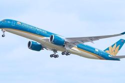 Vietnam Airlines tiếp tục 'bay cao' trước tín hiệu 'thoát nạn' hủy niêm yết