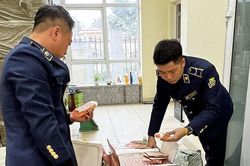 Hà Nội: Triệt phá cơ sở kinh doanh mỹ phẩm có dấu hiệu nhập lậu