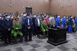 Một bị cáo vụ Việt Á vắng mặt tại tòa