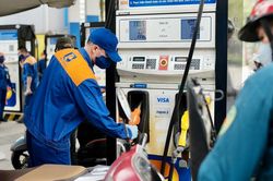 Giá xăng ngày mai tiếp tục giảm?
