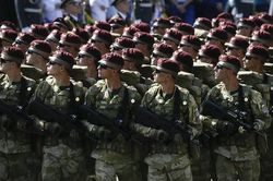 Ukraine sẽ miễn nghĩa vụ quân sự cho người giàu?