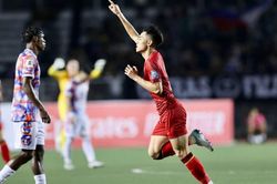 Trò cưng HLV Troussier từng bị SLNA loại vì quá còi cọc, giờ là hy vọng của ĐT Việt Nam ở Asian Cup