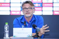 HLV Philippe Troussier tin tưởng các cầu thủ vì đã nỗ lực hết sức mỗi ngày