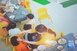Vụ bé gái 3 tuổi bị bạo hành: Buộc thôi việc nhân viên giữ trẻ, công khai xin lỗi phụ huynh