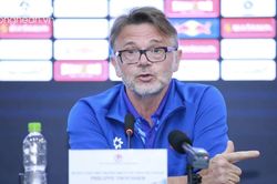 HLV Troussier: Tuyển Việt Nam sẽ vượt qua vòng bảng Asian Cup 2023
