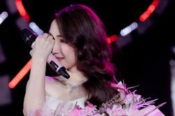 Hòa Minzy nhận triệu view tròn trĩnh ngay đầu năm 2024, bài hát mới khiến nhiều người bật khóc