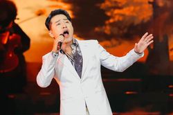 Tuấn Hưng: 'Con đường tôi chọn bao năm qua là thế: gập ghềnh, cheo leo, thử thách'