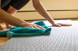 Hướng dẫn cách bảo quản thảm yoga bền đẹp