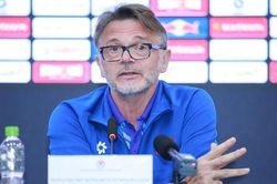 HLV Philippe Troussier bày tỏ sự tin tưởng vào các cầu thủ