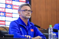Thừa nhận 90% thua Nhật Bản, HLV Troussier vẫn mơ tuyển Việt Nam lập kỳ tích