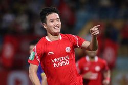 HLV Troussier: Hoàng Đức phải cuối tháng 1 mới tập bình thường được