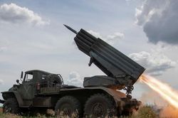 Ukraine tuyên bố bắn trúng các mục tiêu quân sự của Nga ở Crimea