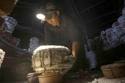 Độc đáo làng muối hầm Tuyết Diêm 150 năm tuổi