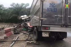 Xe tải mất lái, tài xế tử vong trong cabin bẹp rúm