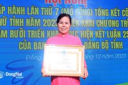 Nữ đảng viên gương mẫu