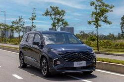 Đánh giá Hyundai Custin: Tân binh phân khúc xe đa dụng cỡ trung