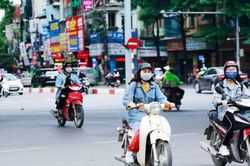 Bắc Bộ sáng có sương mù, đêm mưa nhỏ rải rác