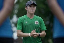 Thua liên tiếp, HLV Shin Tae-yong xin người hâm mộ kiên nhẫn