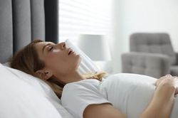 5 dấu hiệu xảy ra ban đêm dễ bị bỏ qua cảnh báo ung thư, bệnh tật