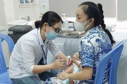 TP HCM: Triển khai tiêm chủng thêm nhiều loại vắc xin trong chương trình tiêm chủng mở rộng