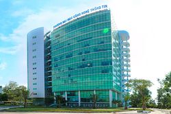 Một giảng viên đại học tử vong trong nhà công vụ của trường