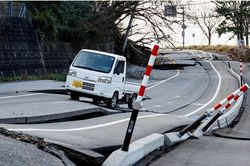 Cụ bà 90 tuổi được cứu sau 5 ngày bị vùi lấp vì động đất ở Nhật Bản