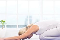 3 bài tập đơn giản thúc đẩy tiêu hóa, giảm đầy hơi, khó tiêu