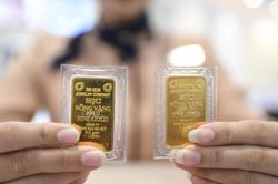 Giá vàng miếng SJC mất 1 triệu đồng/lượng ngay đầu tuần