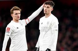 Arsenal sa sút: Vì sao 'chú voi' ngã khỏi cành cây?