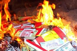Tăng cường quản lý hoạt động lễ hội, không đốt vàng mã