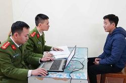 Bắt một giảng viên đại học 'bảo kê' cho xe vi phạm