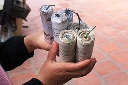 Hai nam sinh lớp 9 nguy kịch nghi do tự chế pháo nổ