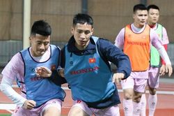 Quang Hải, Nguyễn Filip tập sung, sẵn sàng 'tổng duyệt' với Kyrgyzstan