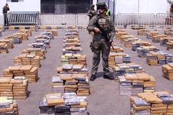 Colombia, Ecuador triệt phá đường dây buôn bán 5 tấn cocaine mỗi tháng