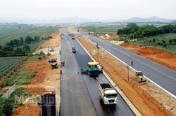 Khai thác lợi thế, tạo bước đột phá, lan tỏa trong phát triển kinh tế vùng, liên vùng