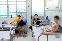 Thời tiết thất thường, trẻ mắc cúm A gia tăng