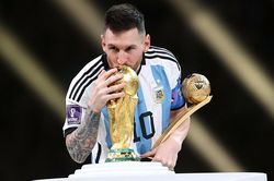 Sự thật về Messi ở PSG được phơi bày