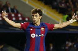 Felix được Barca tăng lương gấp 10 lần