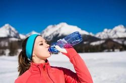 10 lý do nên uống nhiều nước trong mùa Đông lạnh giá khi không khí khô
