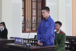 Làm ăn thua lỗ, mang dao đi cướp ngân hàng